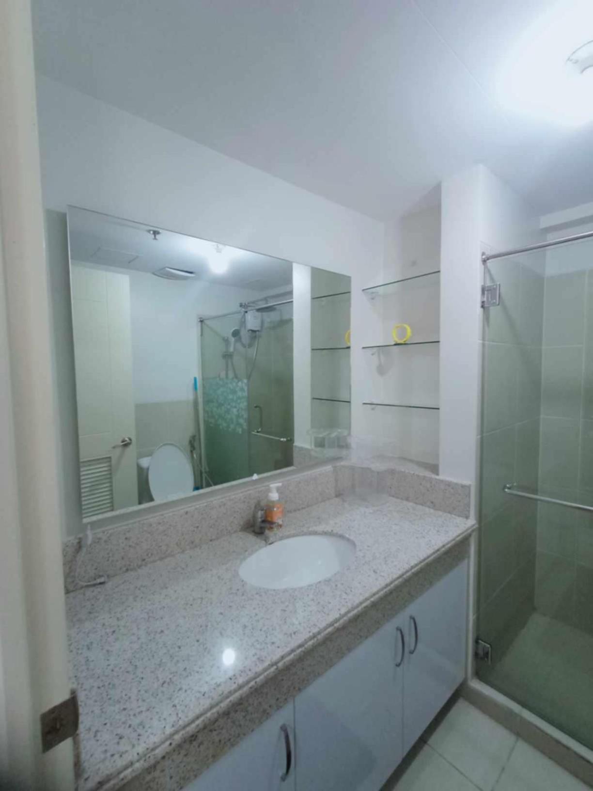 Brio Towers Condominuim Mandaluyong Extérieur photo